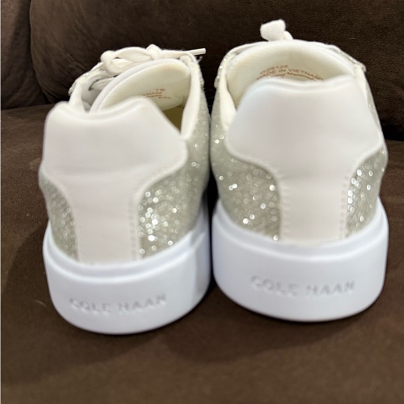 COLE HAAN White and Silver Grand Crosscourt Metallic Textured Sneakers size 7 - Picture 6 of 10
